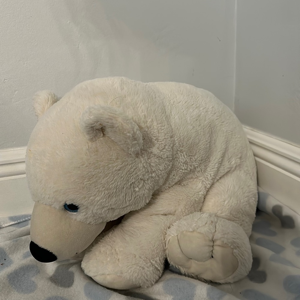 Stuffed polar bear